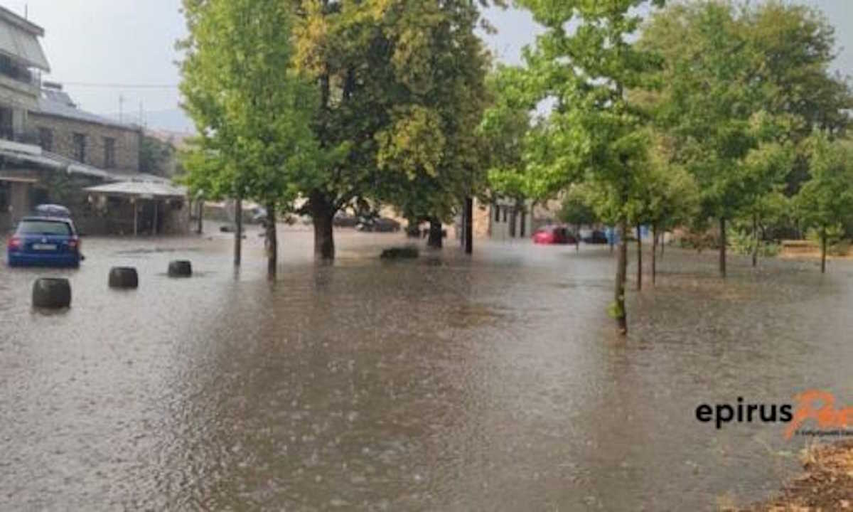 Η κακοκαιρία «μαστιγώνει» Κέρκυρα, Πάτρα, Γιάννενα - Πλημμυρισμένοι δρόμοι και μπλακ άουτ - 31.000 κεραυνοί στο Ιόνιο