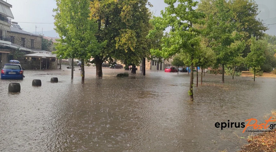 Καταιγίδες και χαλάζι σε Ιόνιο, Στερεά, Ήπειρο και Θεσσαλία σήμερα – «Βούλιαξαν» Κέρκυρα και Γιάννενα – Πάνω από 31.000 κεραυνοί χθες