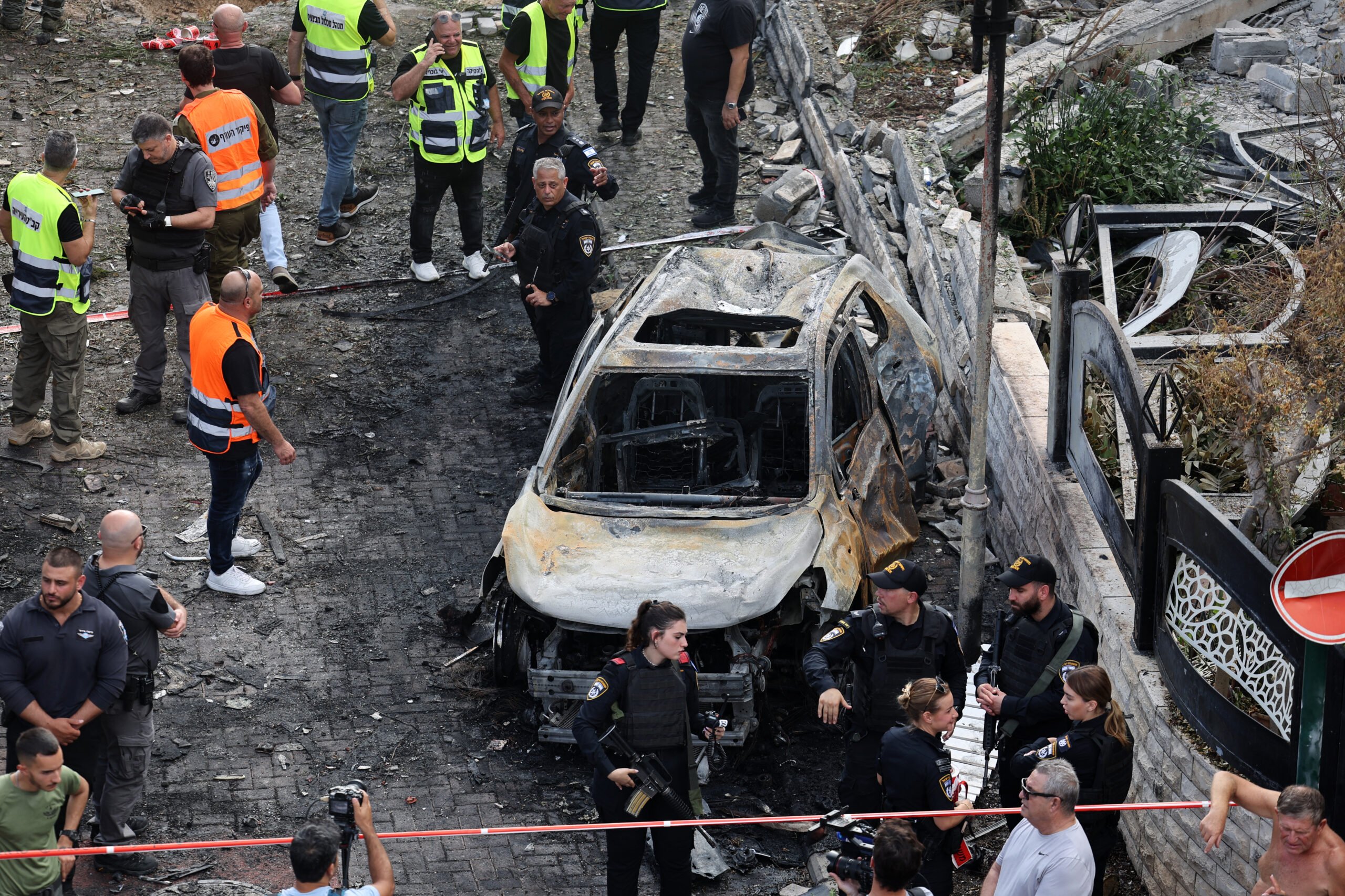 Φόβοι για ένα ευρύτερο περιφερειακό πόλεμο στη Μέση Ανατολή – Μπαράζ ρουκετών από τη Χεζμπολάχ για αντίποινα στο Ισραήλ