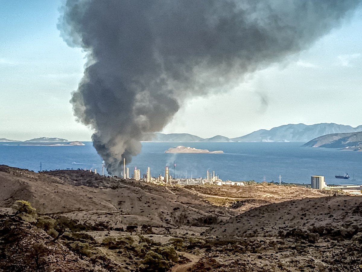 Από εργασίες σε παλιό τμήμα των διυλιστηρίων φαίνεται πως ξεκίνησε η φωτιά στη Motor Oil - Φωτογραφίες από το σημείο