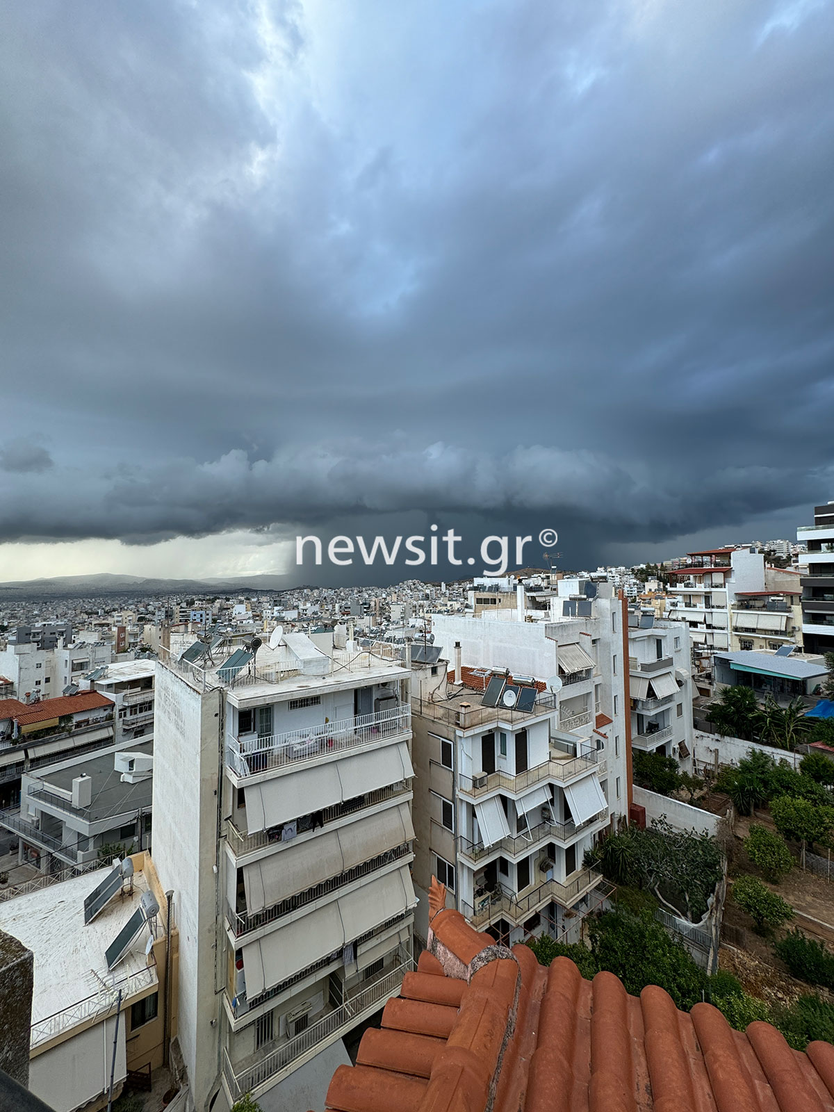 Η «Atena» στην Ηλιούπολη - Εικόνα που προκαλεί θαυμασμό αλλά και δέος