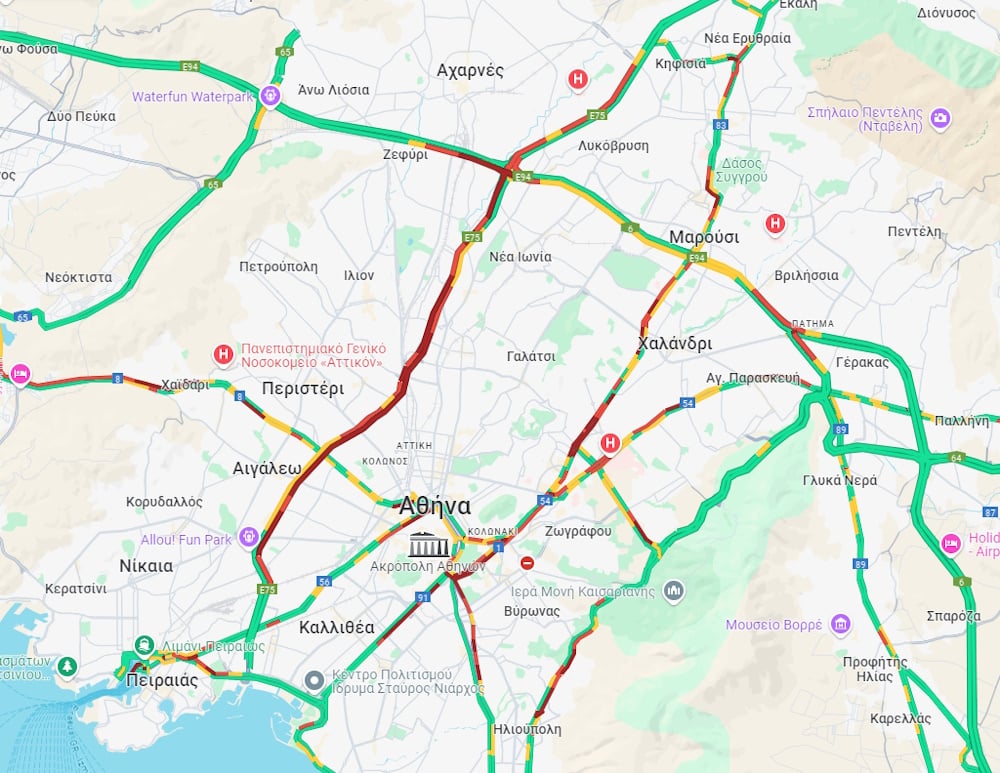 Στο «κόκκινο» ο Κηφισός - Καθυστερήσεις σε κέντρο, Αττική Οδό και Πειραιά από την κακοκαιρία «Atena»