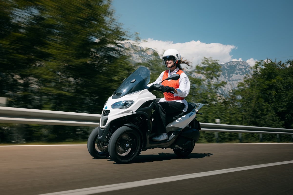 Το Piaggio MP3 με νέο κινητήρα και σπορ σχεδίαση