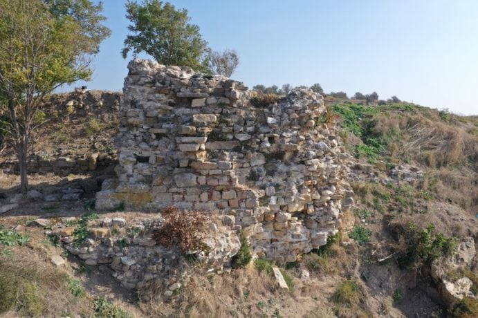 ΥΠΠΟ: Επεμβάσεις δομικής αποκατάστασης και πυροπροστασίας του Πολυστύλου, στον αρχαιολογικό χώρο των Αβδήρων, στην Ξάνθη