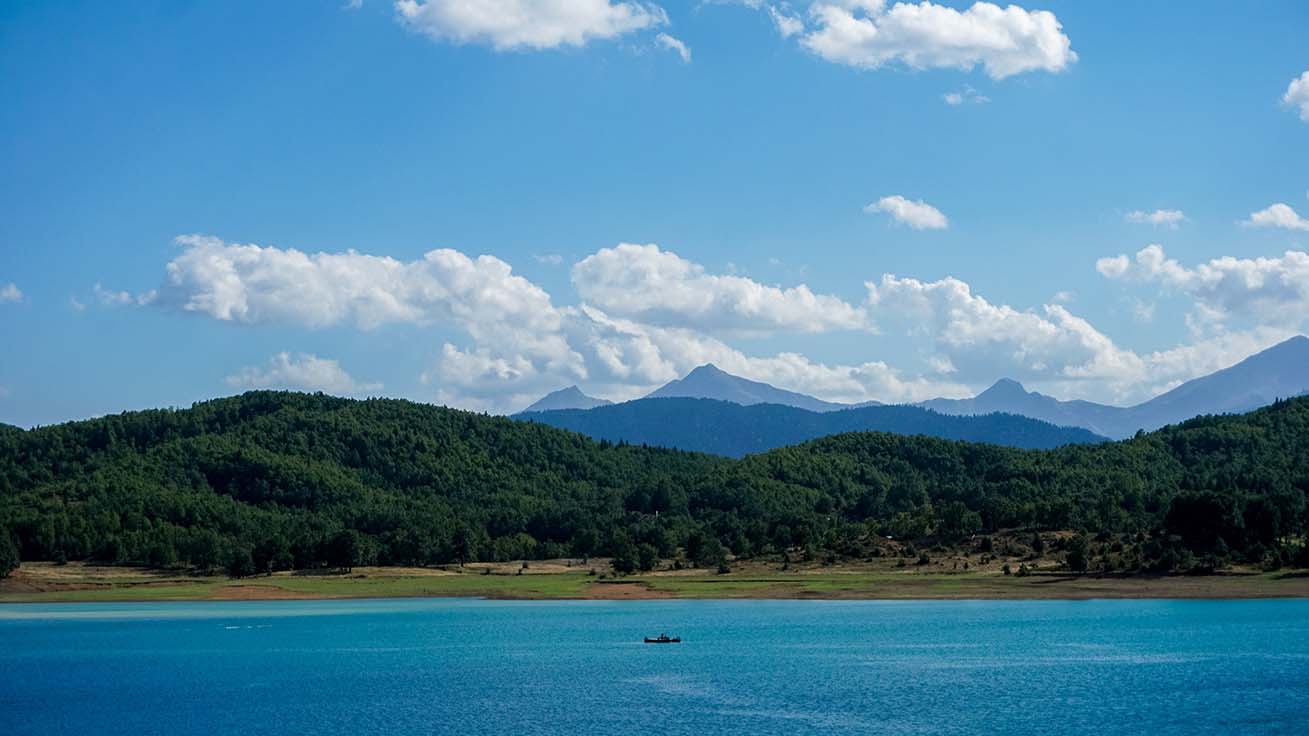 5+1 μοναδικά χωριά της Καρδίτσας γύρω από την λίμνη Πλαστήρα