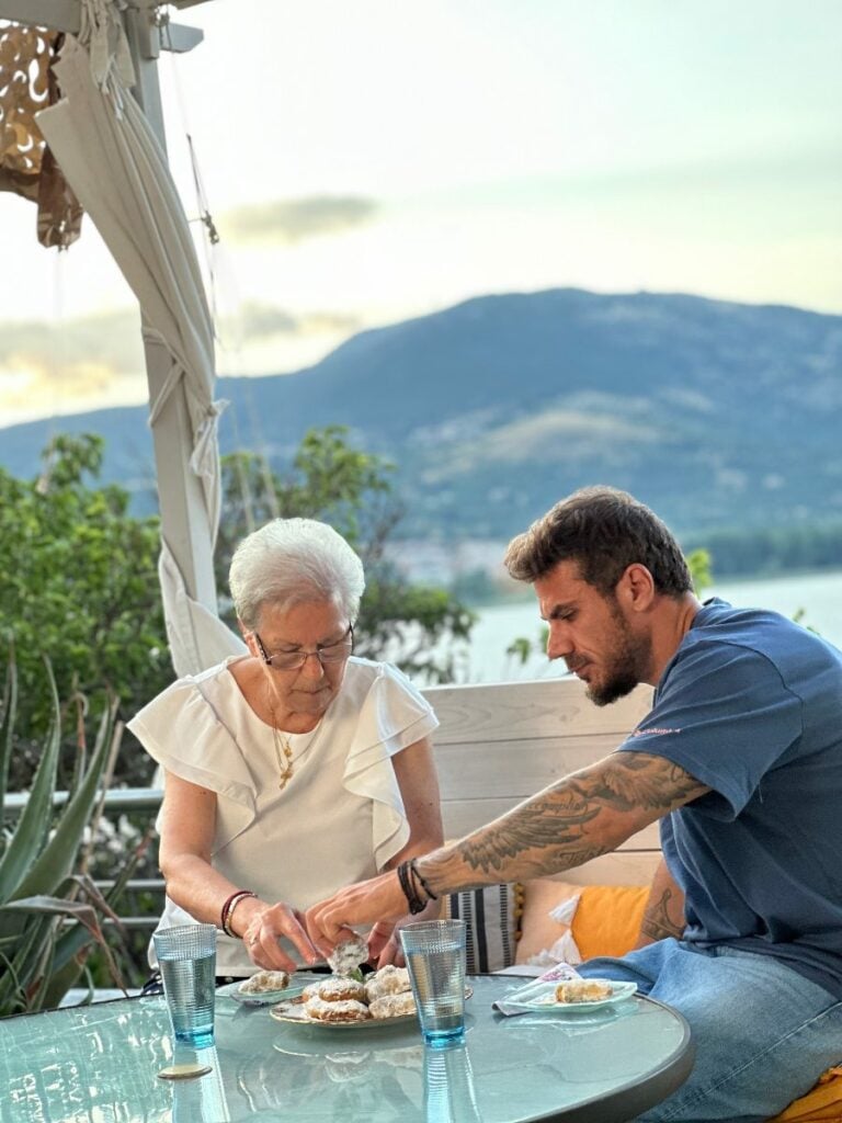 Akis’ Food Tour: Το πιο νόστιμο food tour συνεχίζεται στην Καστοριά