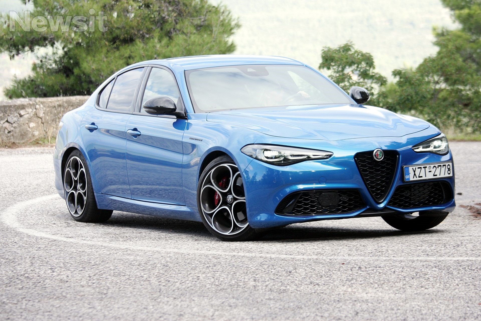 Alfa Romeo Giulia Competizione Q4 280PS – Δοκιμή: Για αληθινές ανιδιοτελείς της οδήγησης!