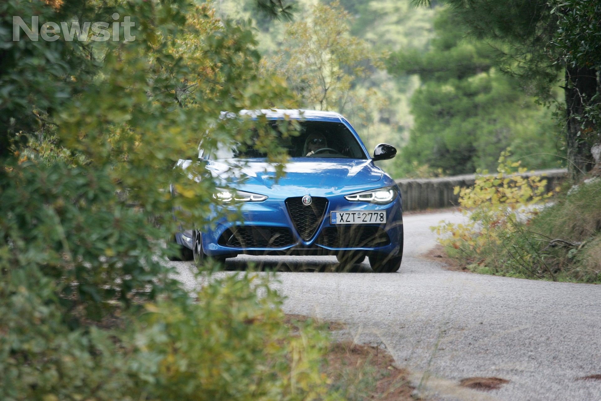 Alfa Romeo Giulia Competizione Q4 280PS – Δοκιμή: Για αληθινές ανιδιοτελείς της οδήγησης!