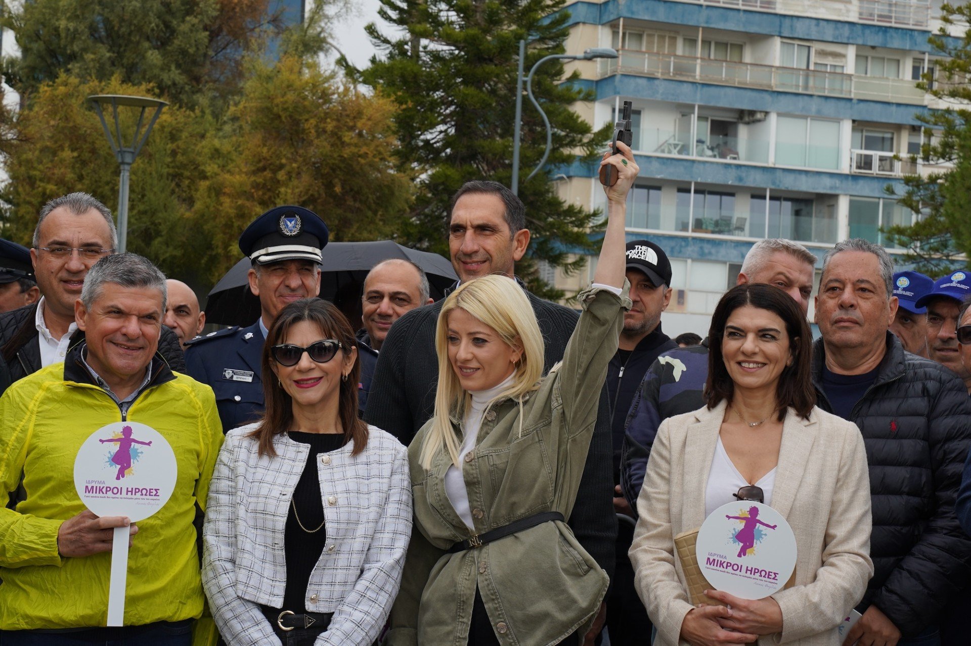 Κύπρος: Κολυμπώντας για τους Μικρούς Ήρωες" → "Κύπρος: Κολυμπώντας για τους Μικρούς Ήρωες