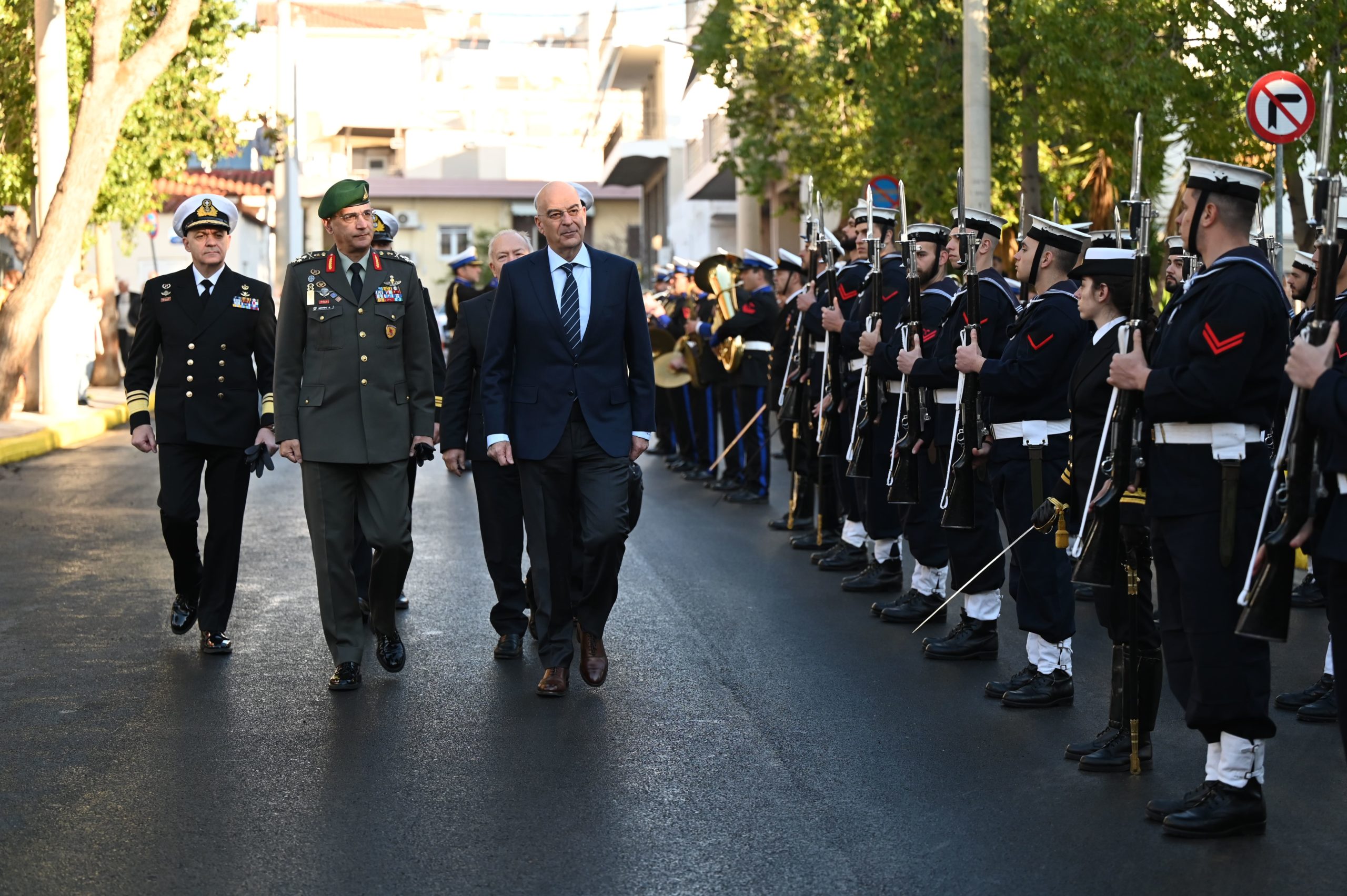 Ο Νίκος Δένδιας στα αποκαλυπτήρια της προτομής του Έκτορα Γιαλοψού – Δείτε φωτογραφίες και βίντεο