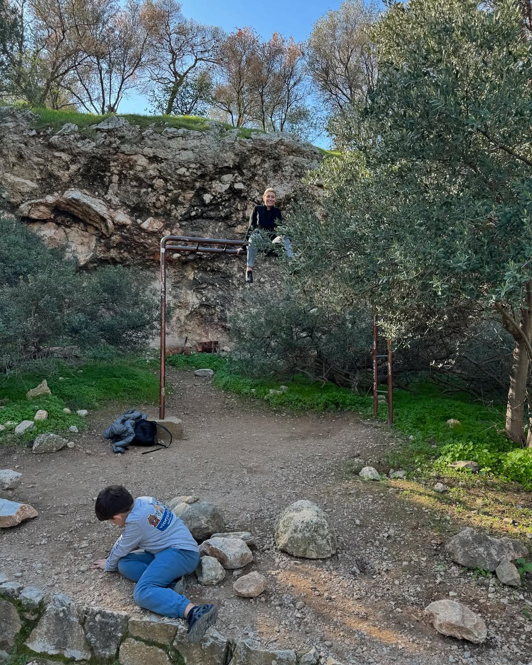 Σία Κοσιώνη: Στον λόφο Φιλοπάππου με τον γιο της, Δήμο επτά ετών