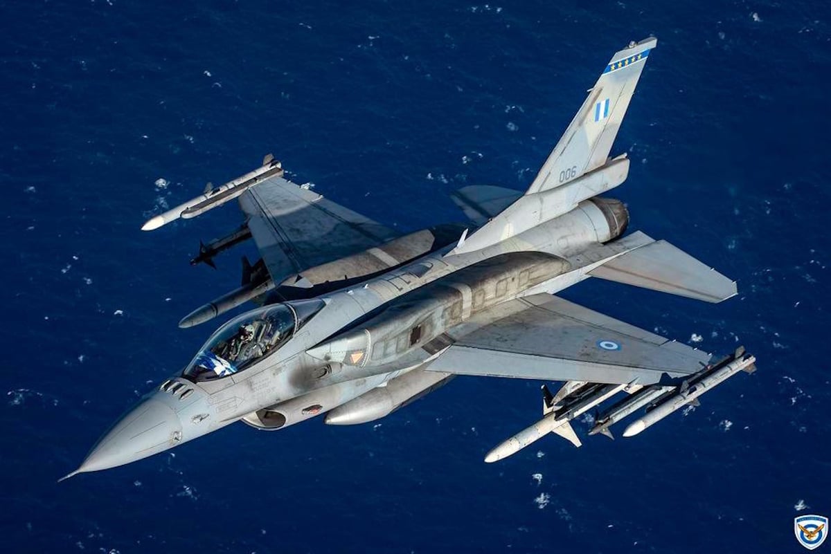 F-16 Viper: Οι «Αλεπούδες» της Πολεμικής Αεροπορίας στο σχολείο «Top Gun» του ΝΑΤΟ με τις βελτιωμένες «Οχιές»