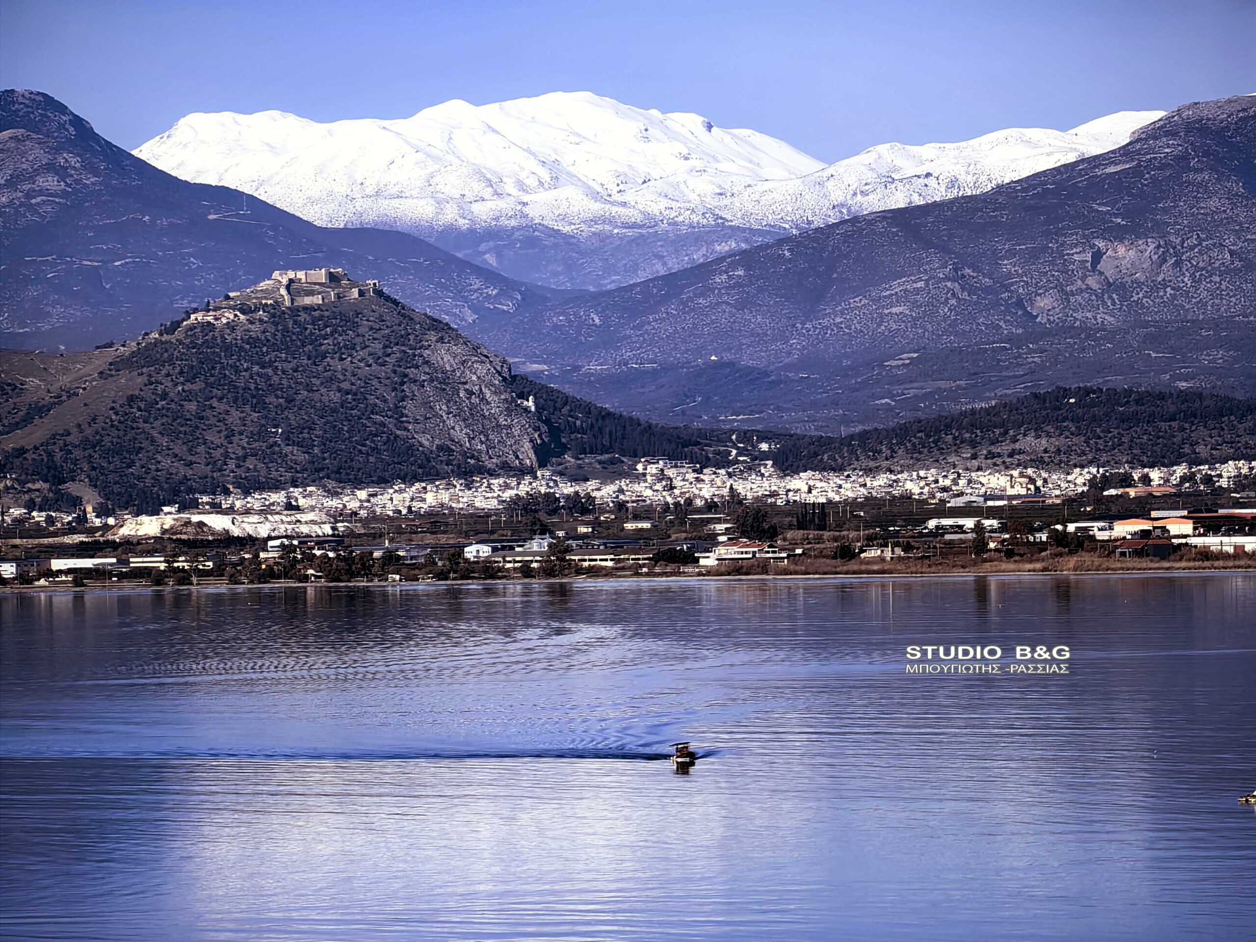 Πρωτοχρονιά με θαλάσσιο μπάνιο στο Ναύπλιο και στην Πάτρα