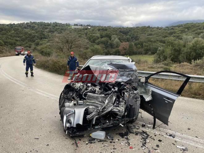 Αχαϊα: Έντονη σύγκρουση με φορτηγό στην Τριταία – Σοβαρές ζημιές αυτοκινήτου, επιχείρηση απεγκλωβισμού του οδηγού