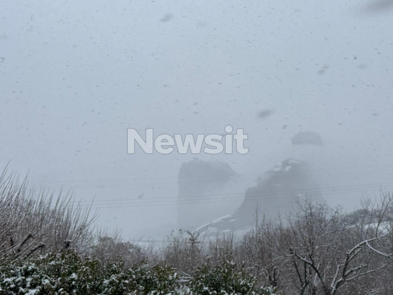 Γρεβενά: Ειδυλλιακή θέα από τα χιόνια στον ποταμό Βενέτικο – Αξιοθαύμαστες εικόνες από τα Μετέωρα