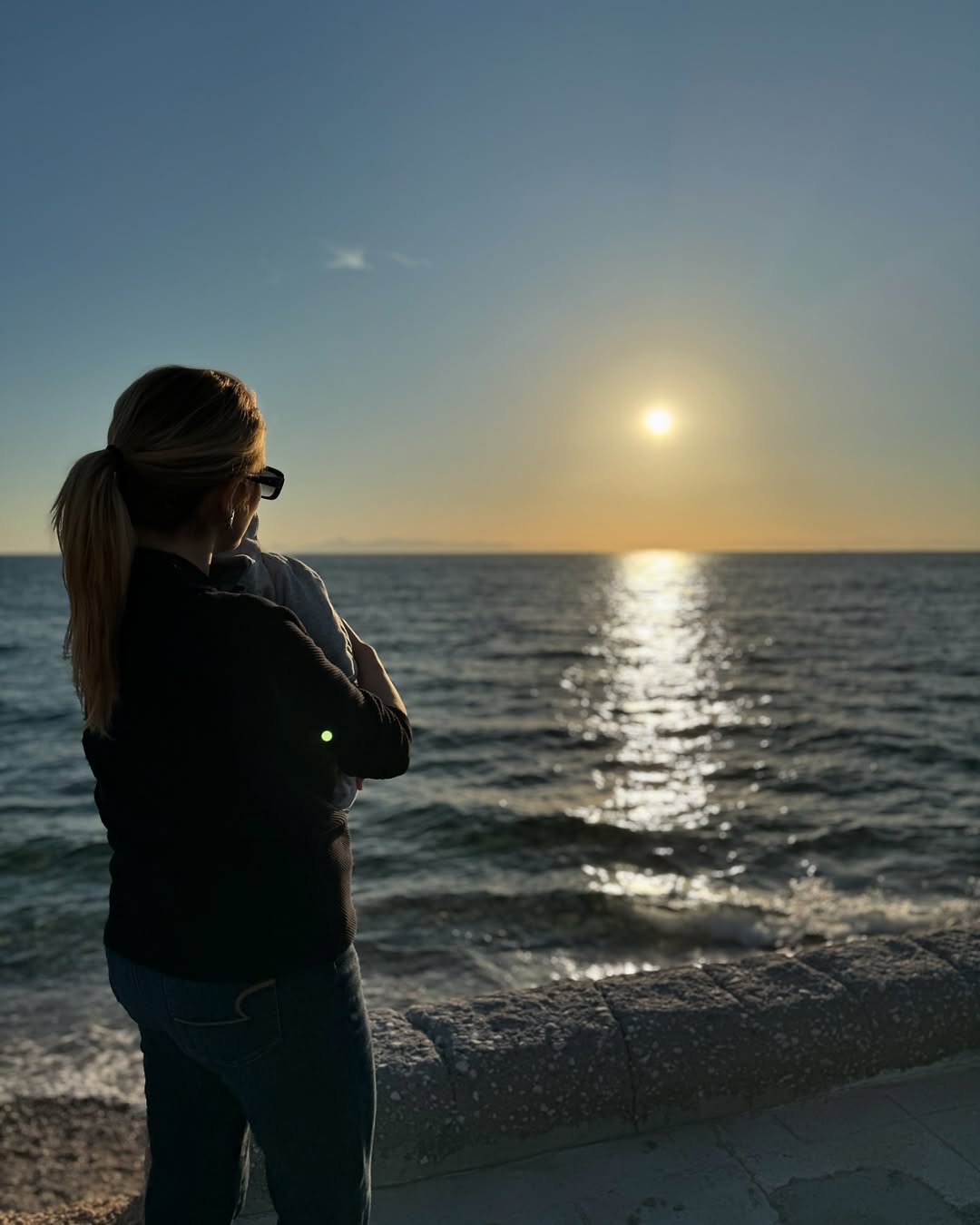 Φωτεινή Πετρογιάννη: Ο γιος της συμπλήρωσε 2 μηνών – Οι εικόνες από την παραλία