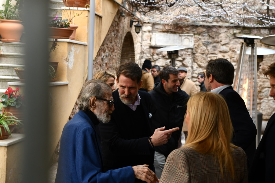 Νικόλαος Ντε Γκρες – Χρυσή Βαρδινογιάννη: Στον Άγιο Νικόλαο Ραγκαβά για την πρόβα του γάμου τους – Μαζί τους όλη η οικογένεια