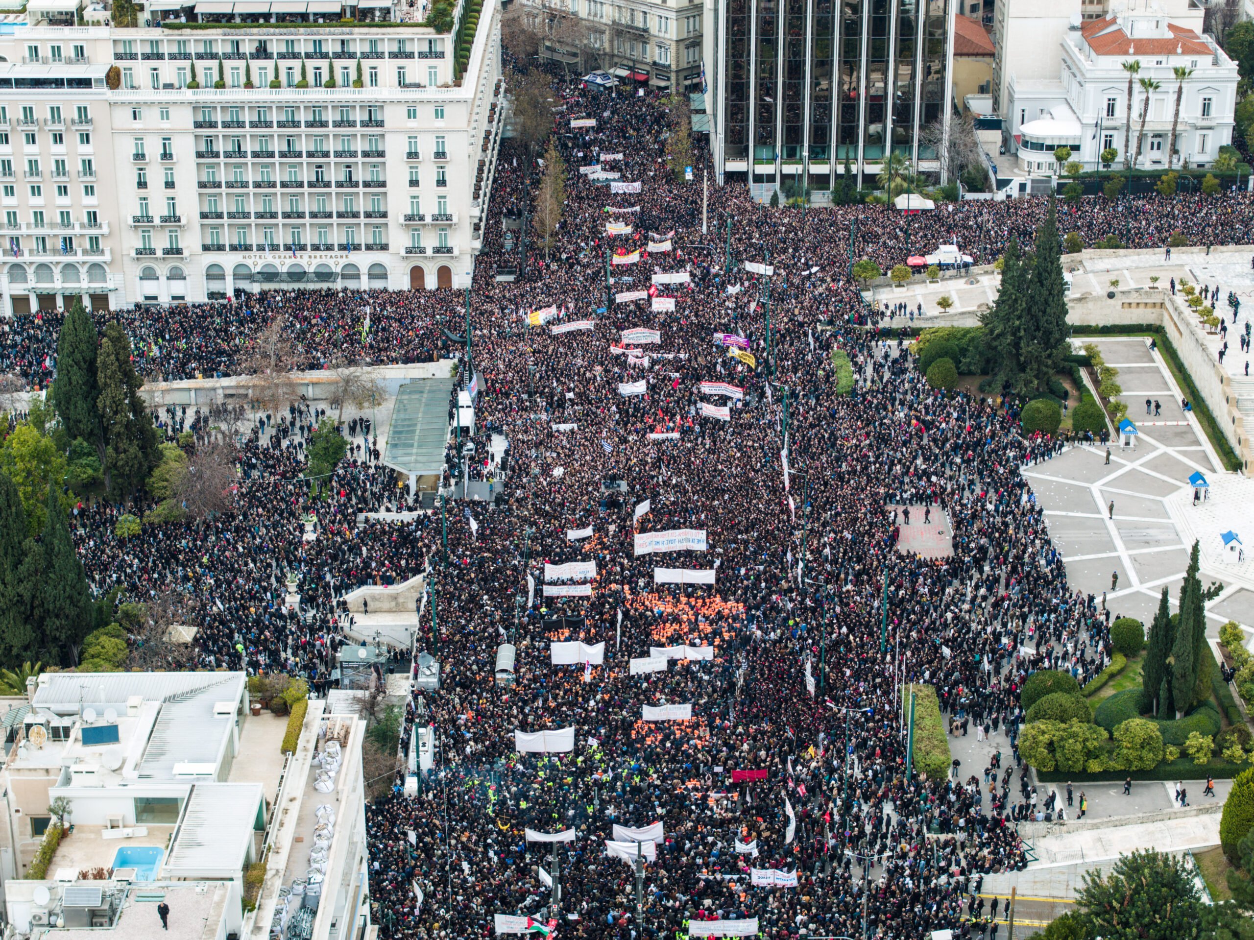 Τέμπη: Μεγαλειώδεις και ειρηνικές διαδηλώσεις σε όλη την Ελλάδα