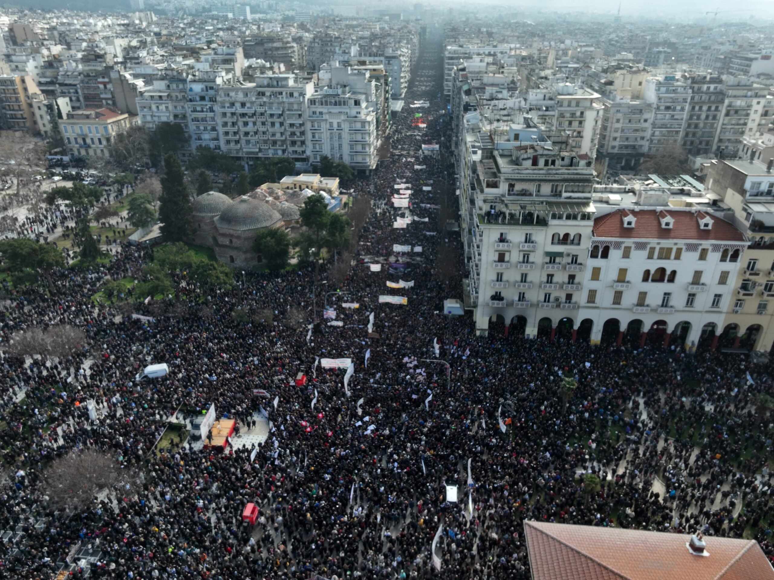 Τέμπη: Μεγαλειώδεις και ειρηνικές διαδηλώσεις σε όλη την Ελλάδα