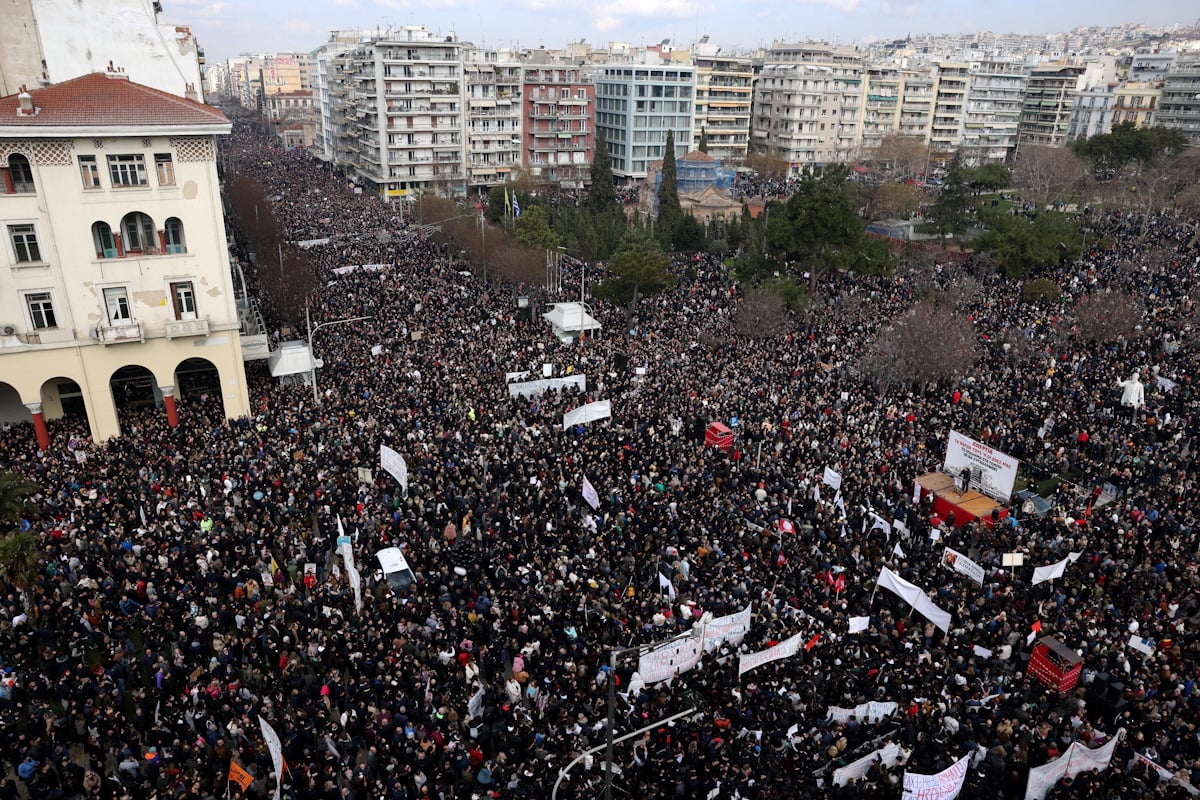 Τέμπη: Η φωνή της Ελλάδας μέσα από τον φακό του Reuters – Συγκλονιστικές εικόνες από τα συλλαλητήρια