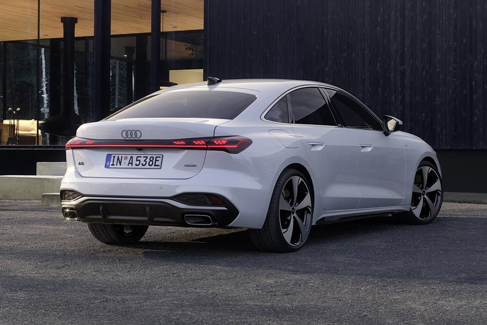 Νέο Audi A5 e-hybrid κάνει «τζάμπα» έως 116 χλμ.