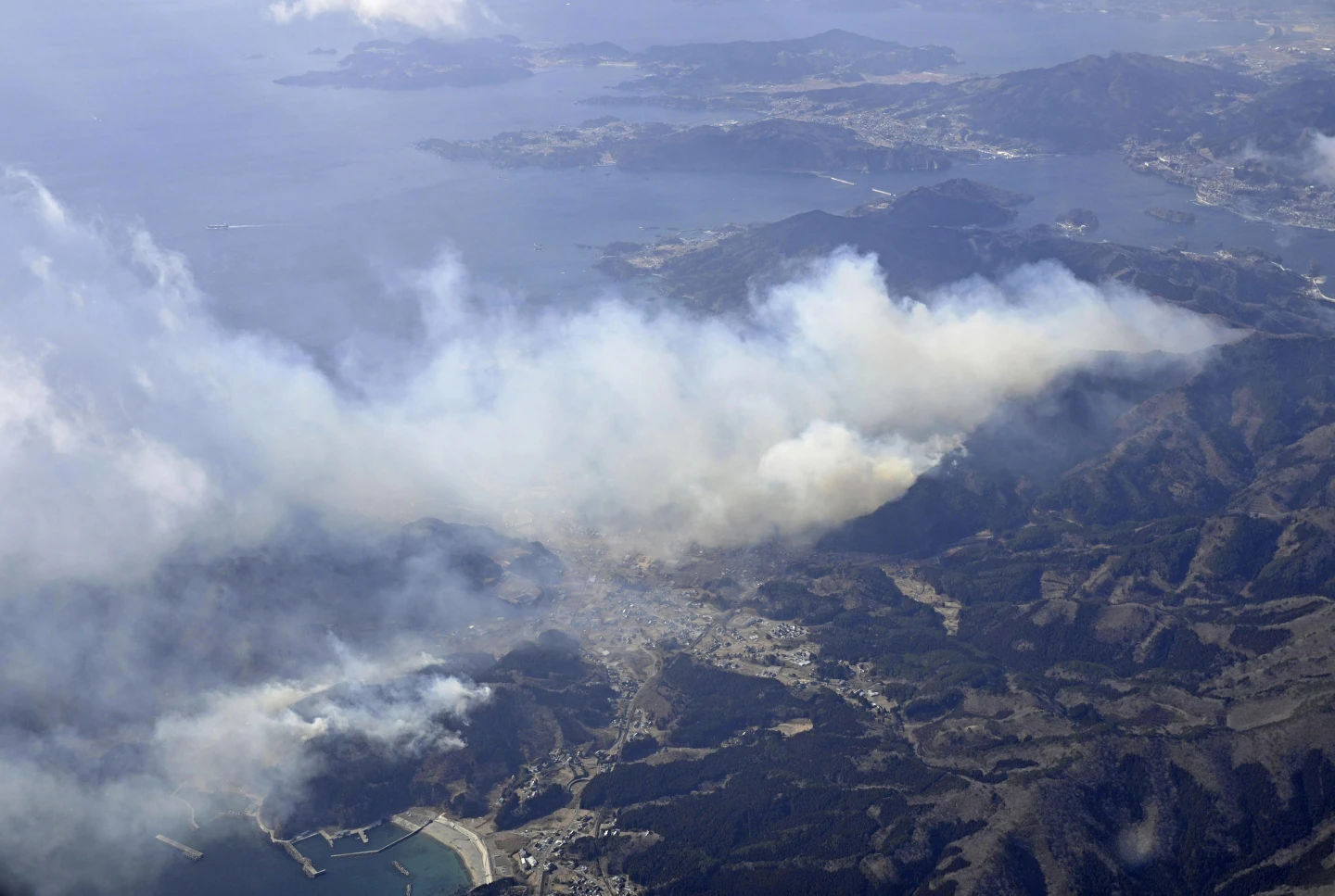 Ιαπωνία: Ανεξέλεγκτη η χειρότερη δασική φωτιά των τελευταίων 50 ετών – Έχει κάψει 26.000 στρέμματα