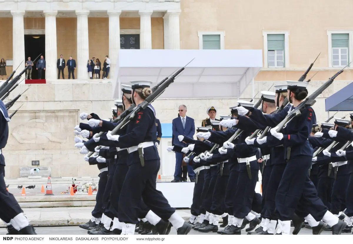 Οι ναύτες στην παρέλαση της 25ης Μαρτίου